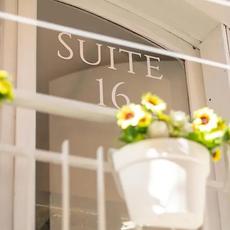 Bed & Breakfast Suite16 &